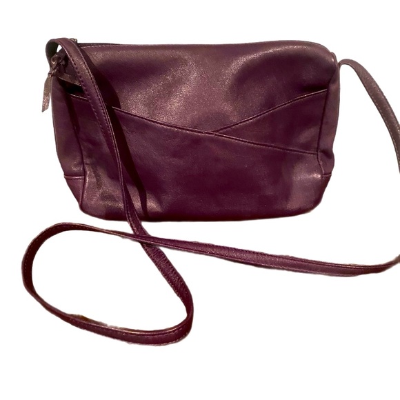 PIONEER Purple Crossbody Bag Sleek Design - Picture 1 of 3